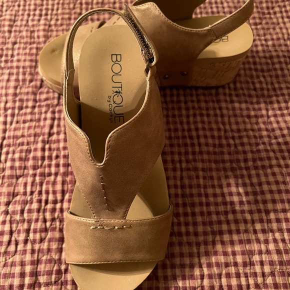 Boutique- Corky’s Refreshing Wedge Sandal Size 7 - Picture 4 of 16